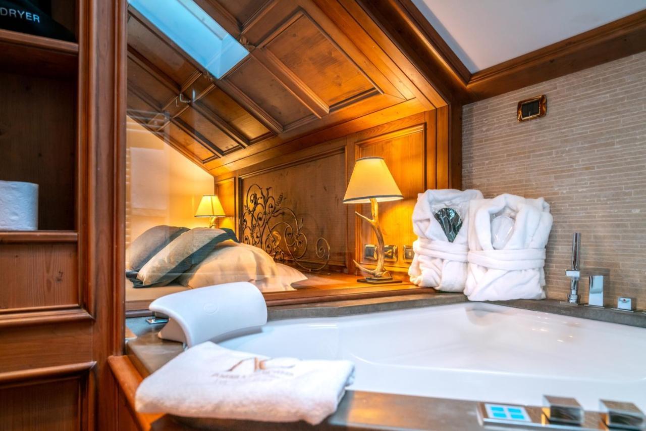 Ambra Cortina Luxury&fashion Hotel